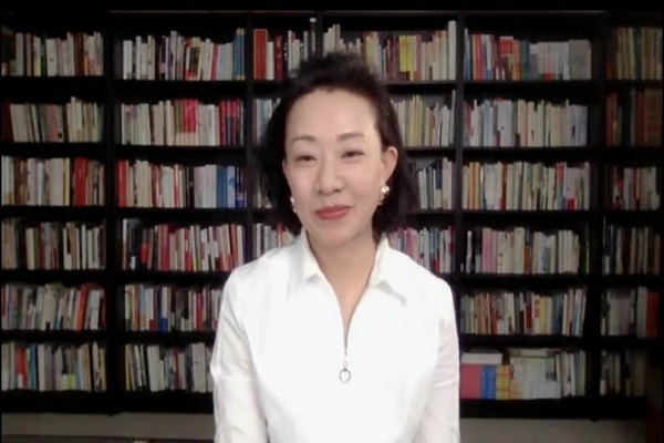 李红教授通过腾讯会议与教师、学子们互动.jpg