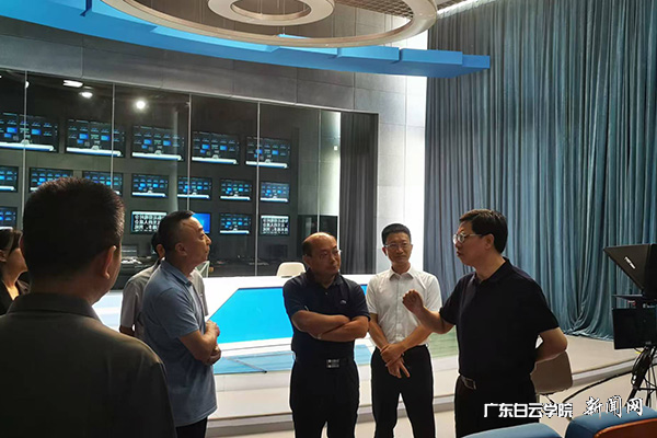 参观实验室9.19.png